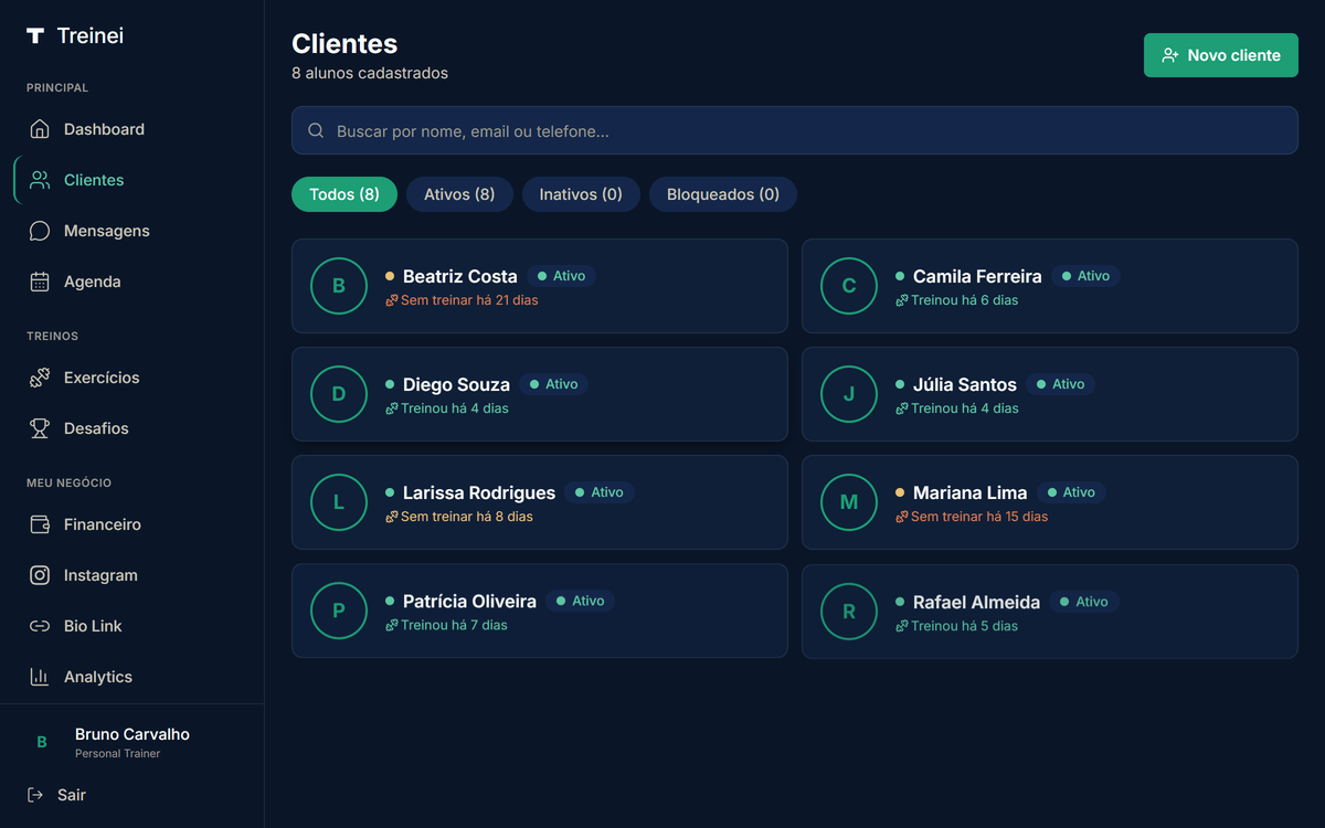 Lista /clients com 8 clientes seedados, busca, filtros por status e botão Novo cliente